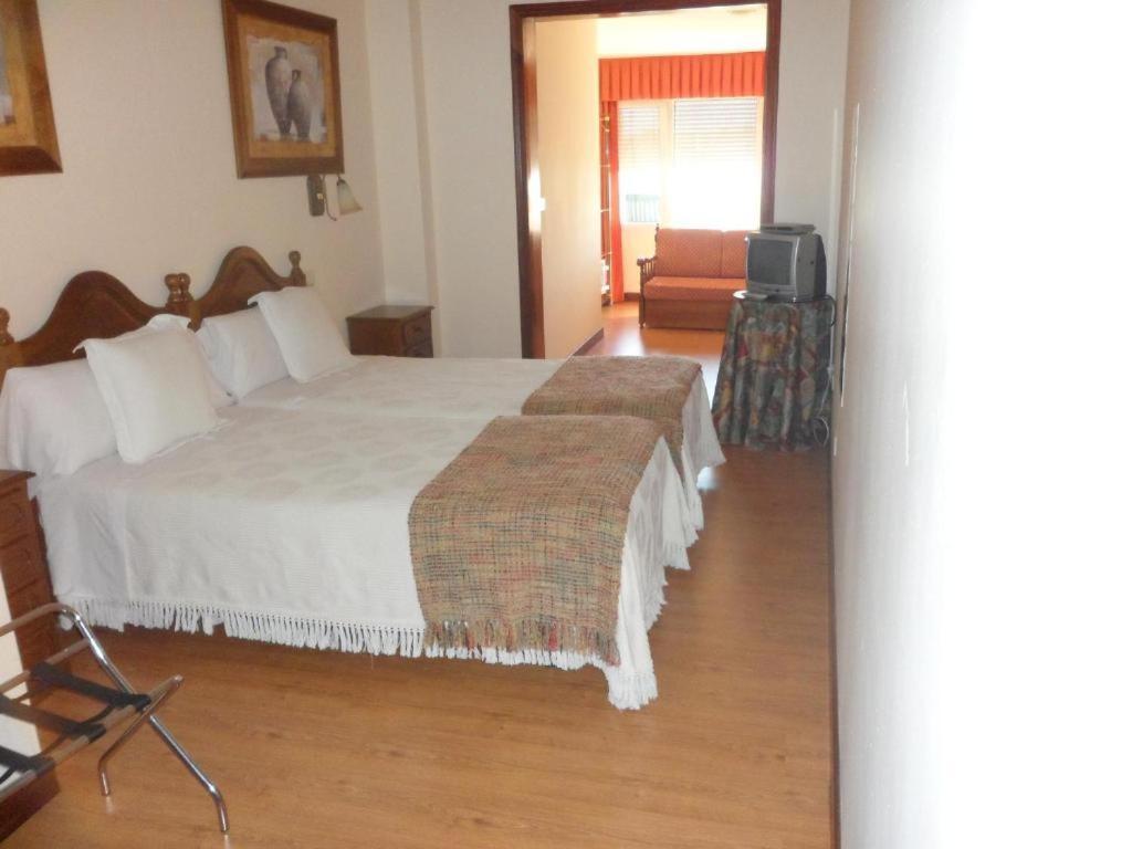 Hotel Avenida Baiona Сабарис Экстерьер фото